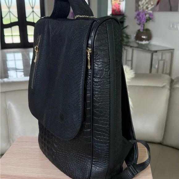 Luxurious Black Crocodile-Embossed Men's Duffel Bag Set - Picture 11 of 15